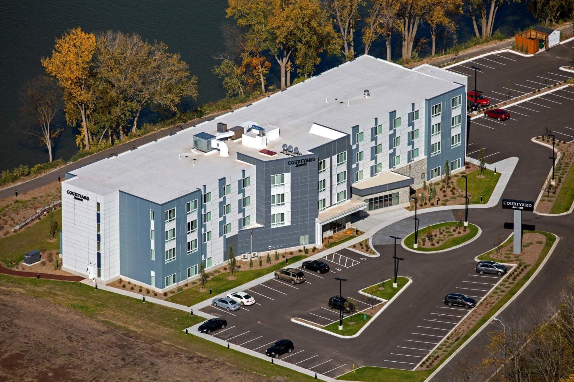 Courtyard By Marriott Riverfront Hotel Appleton